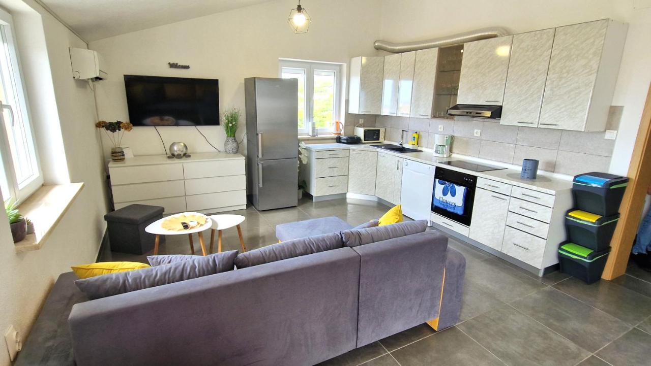 Apartment Goran Krk Town Exterior foto