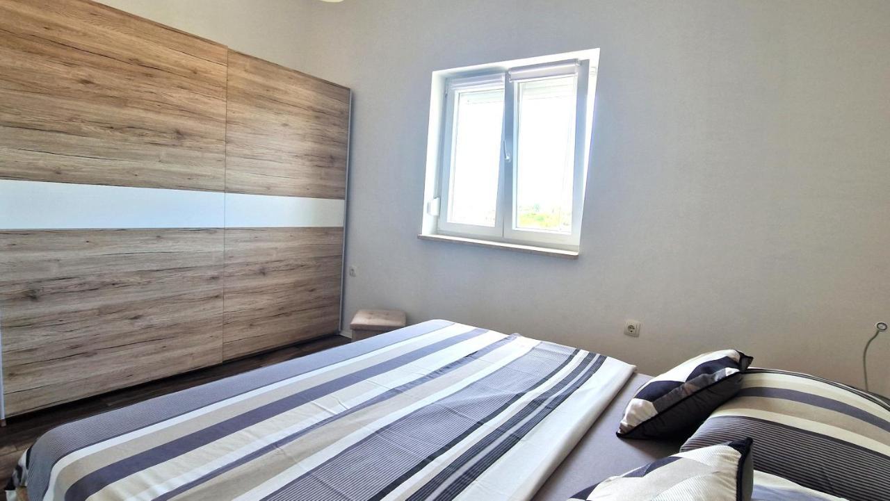 Apartment Goran Krk Town Exterior foto